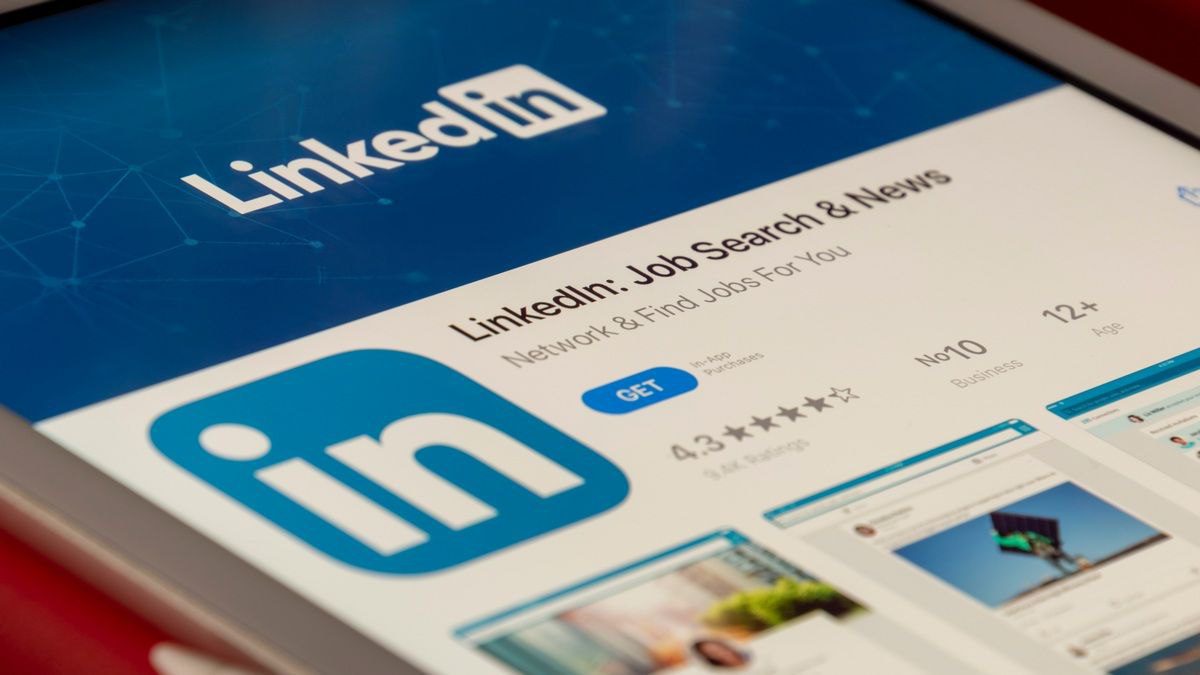 LinkedIn внедряет ИИ-поисковик: поиск работы станет персонализированным и проще