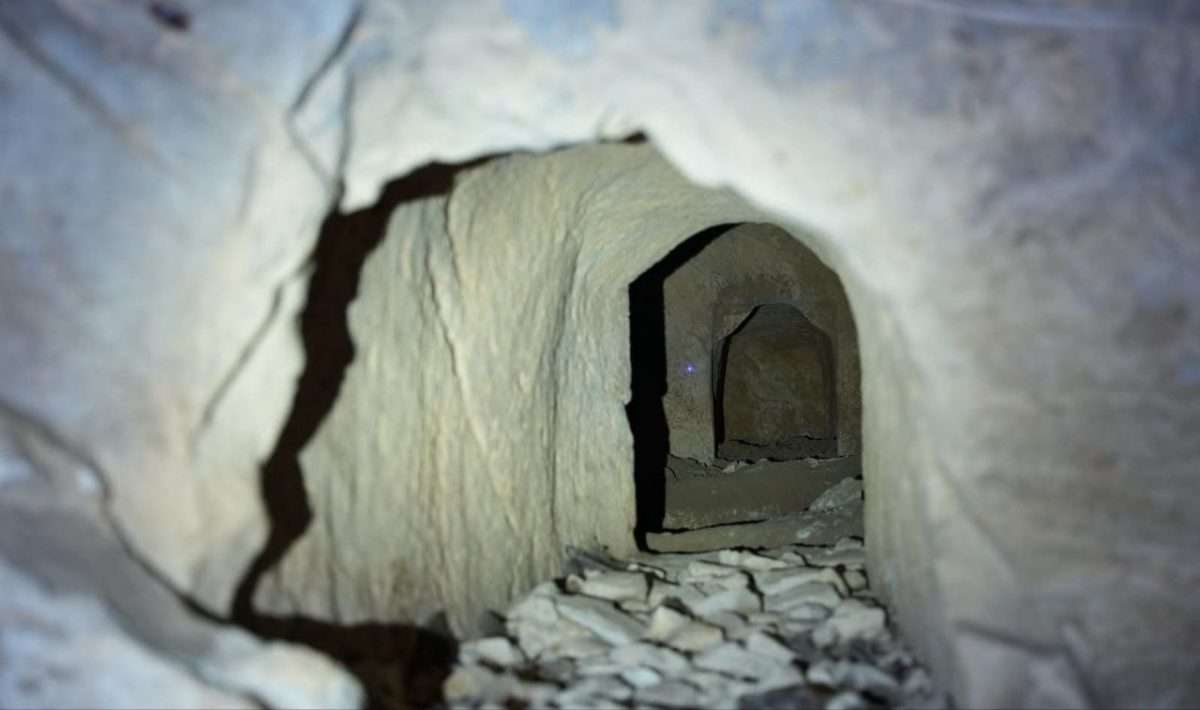 ירושלים: לוחמי משמר הגבול חשפו מערת קבורה עתיקה מתקופת בית שני